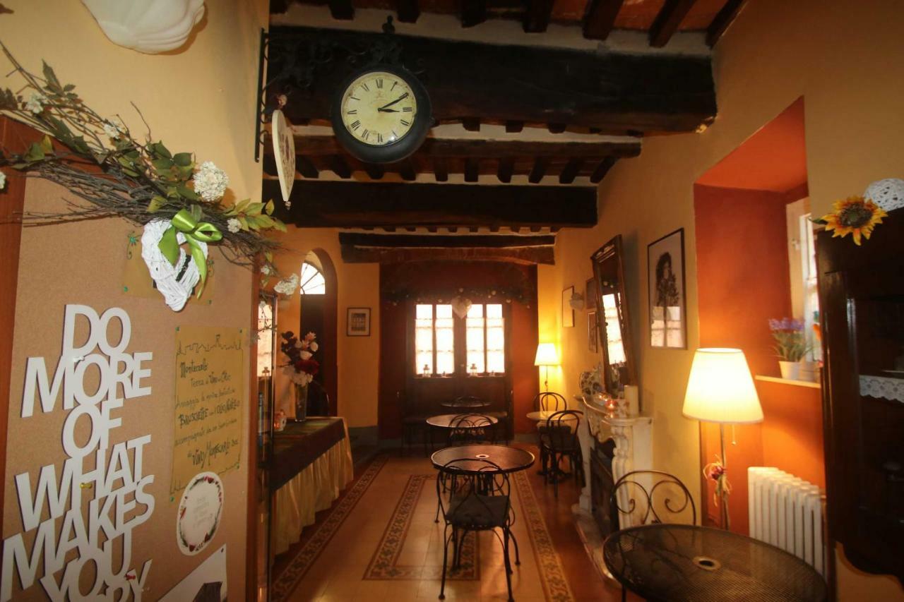 Antica Casa Dei Rassicurati Acomodação com café da manhã Montecarlo Exterior foto